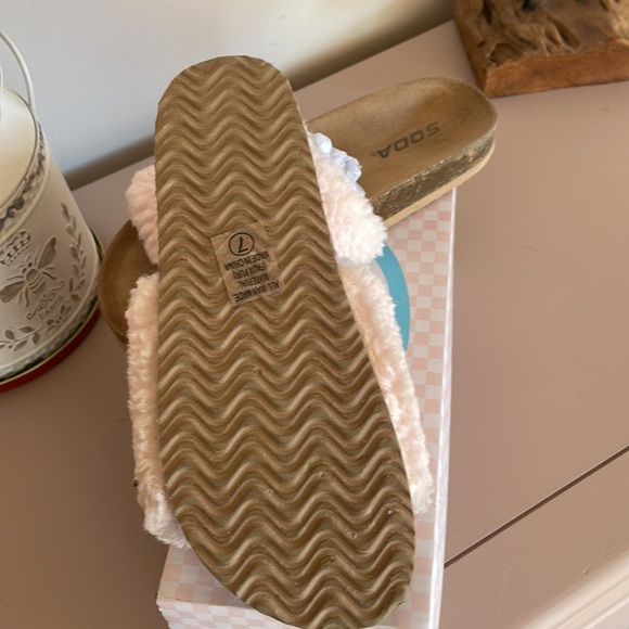 Soda pink Honey Bunny Slides - Picture 3 of 4